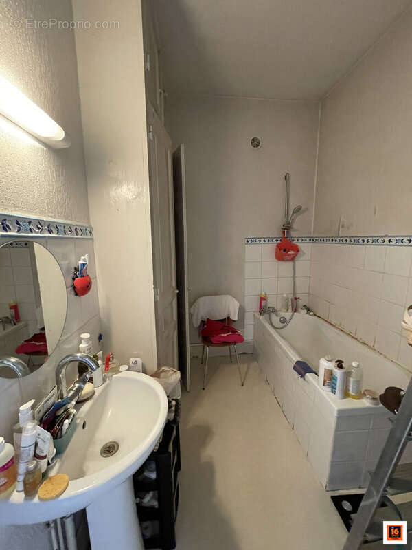 Maison 61 m² à La Monnerie-Le-Montel  - photo 6