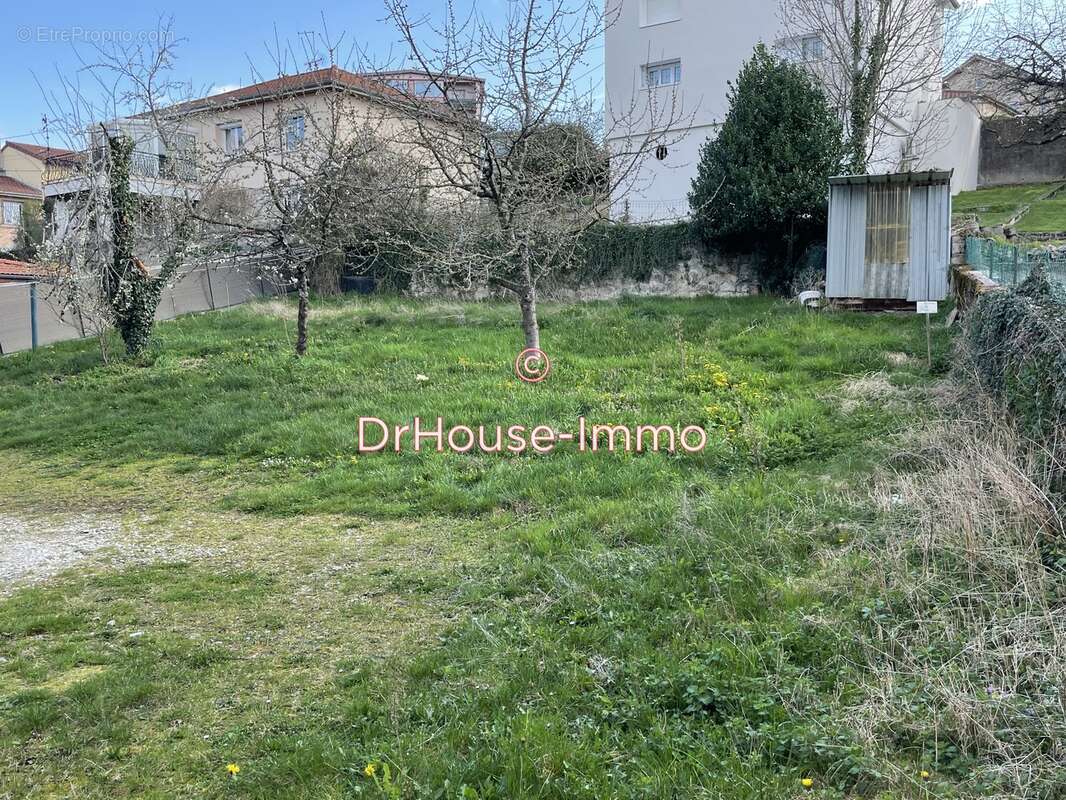 Appartement à UNIEUX