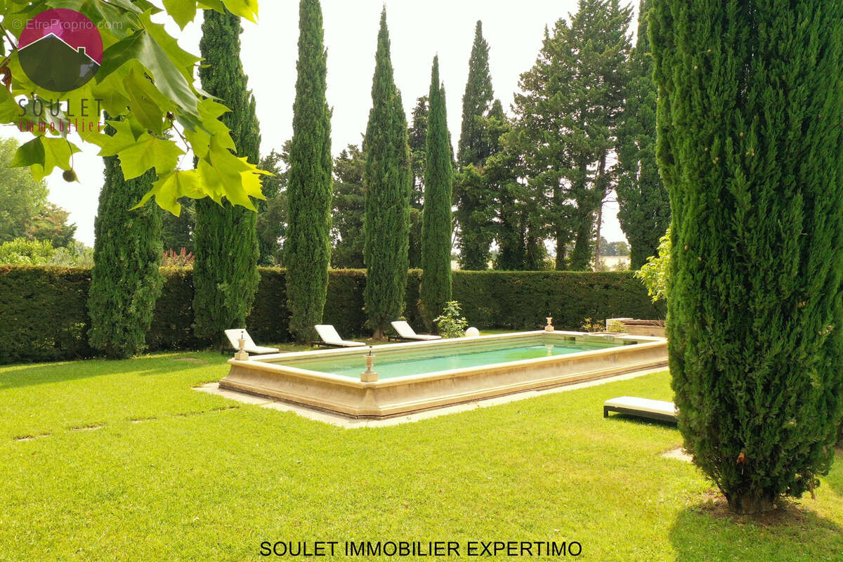 Maison à L'ISLE-SUR-LA-SORGUE