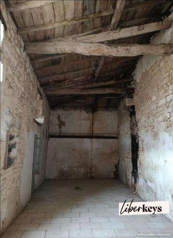 Maison à SAINT-GEORGES-DES-COTEAUX