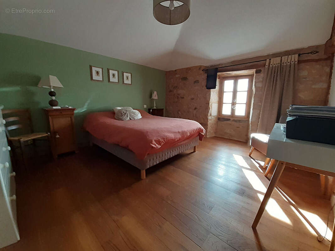 Maison à SAINT-PRIEST-SOUS-AIXE