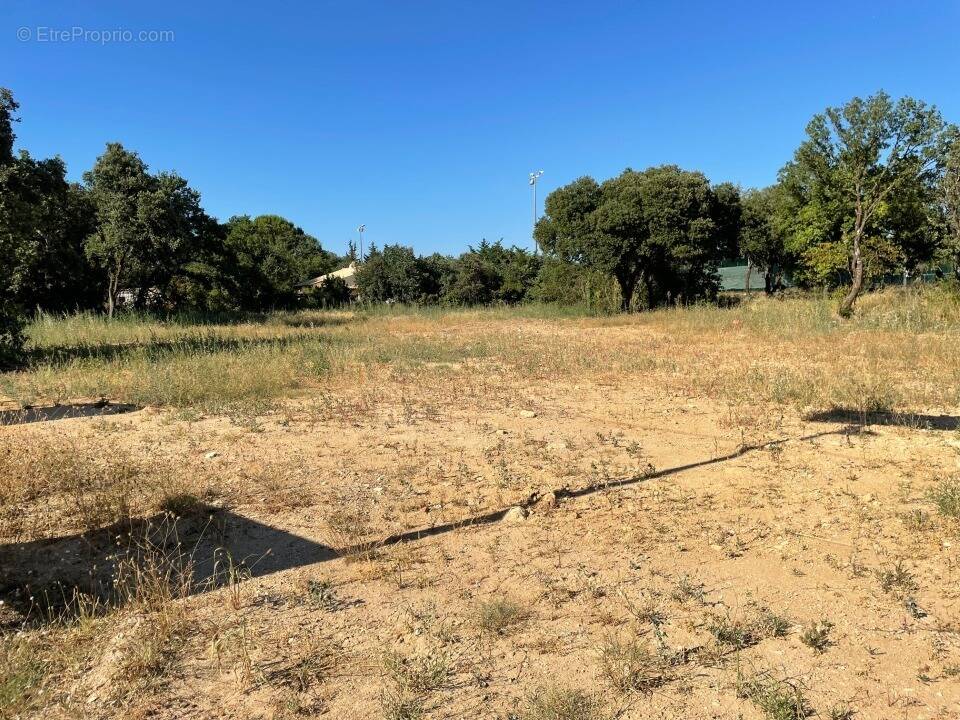 Terrain à VERS-PONT-DU-GARD