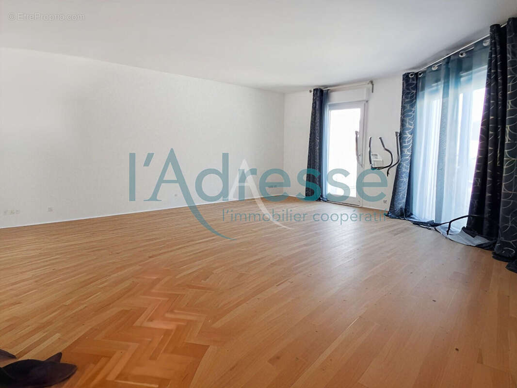 Appartement à SURESNES