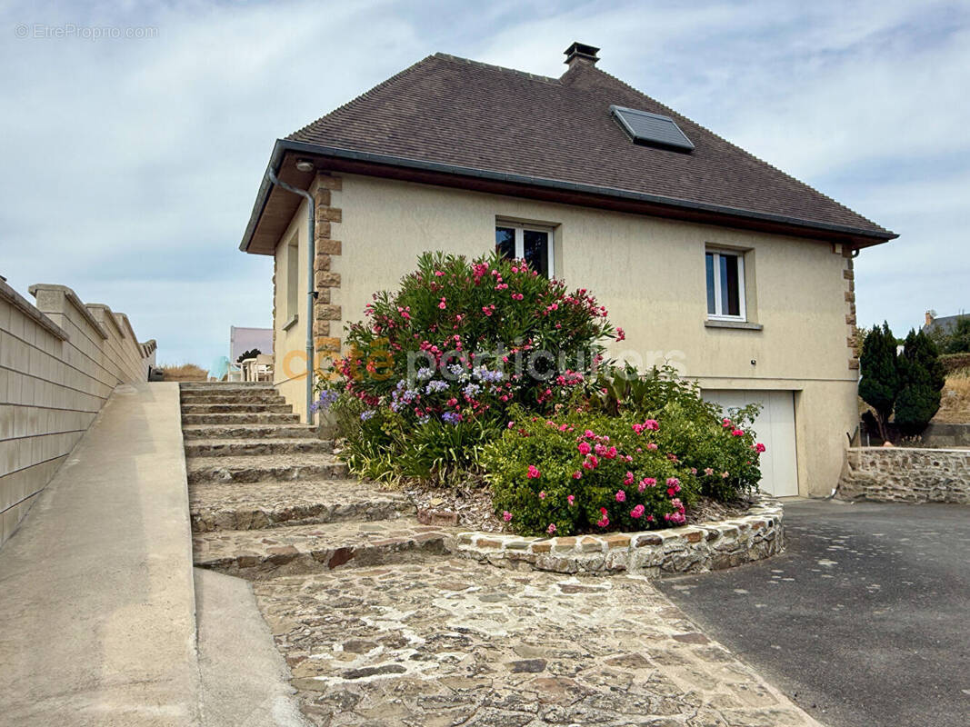 Maison à SAINT-PAIR-SUR-MER