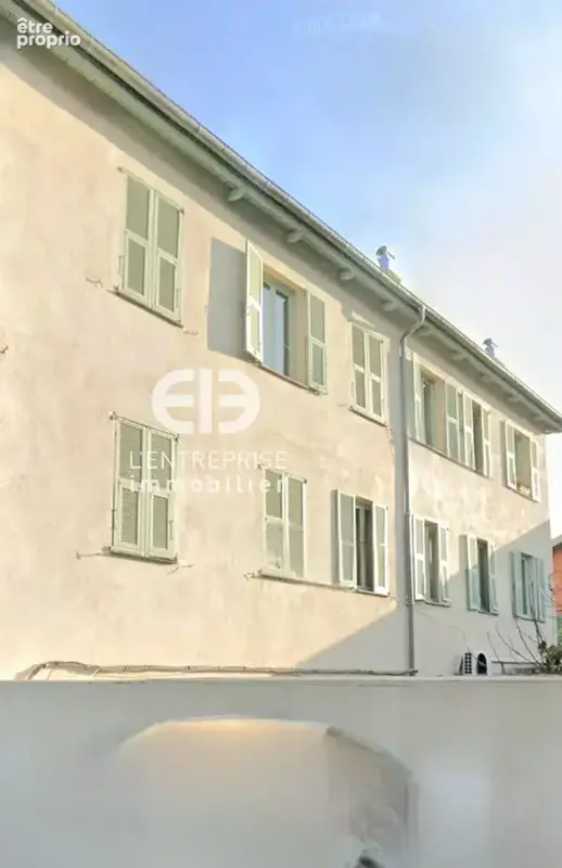 À vendre – nice est – ensemble immobilier mixte entrepot - habitations intégralement loué - photo 2