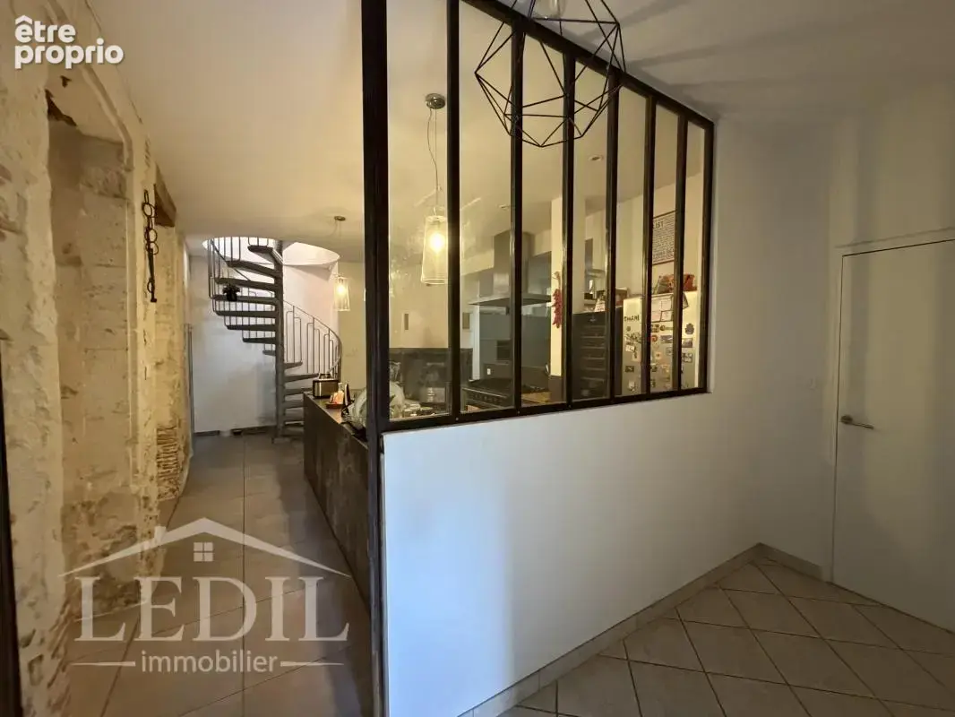 Maison de caractère en centre ville - photo 4