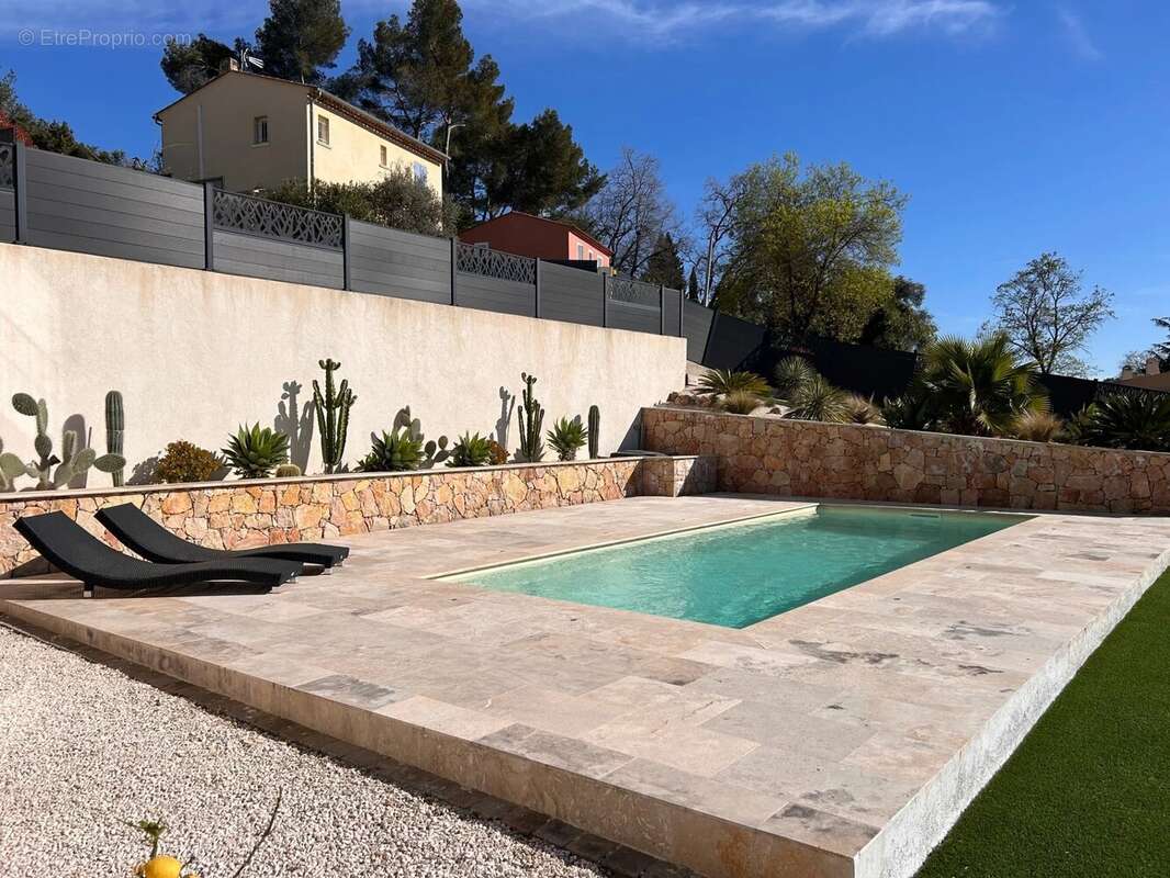 Maison à VALBONNE