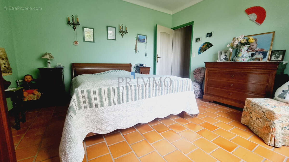 Maison à LE MUY