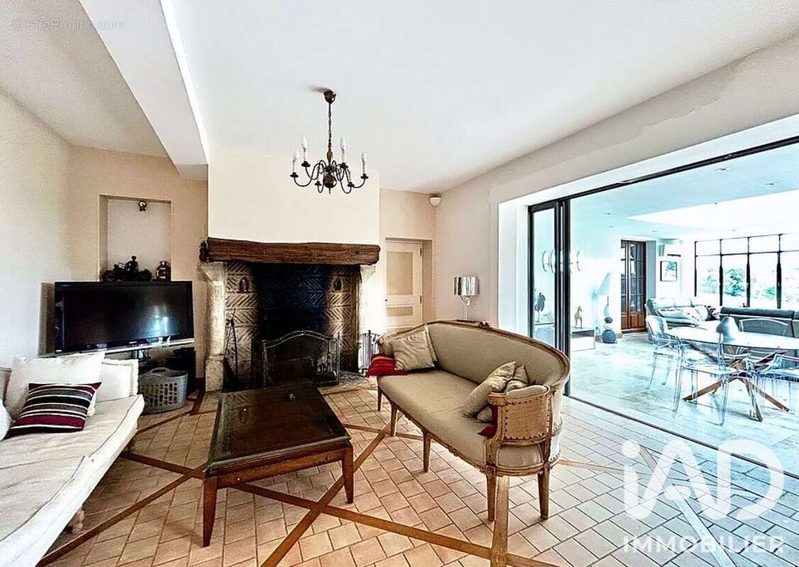 Maison 360 m² à Beaugency  - photo 4