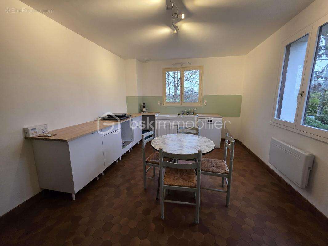 Maison à THORIGNY-SUR-OREUSE