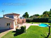 Maison à SAINT-ESTEVE-JANSON