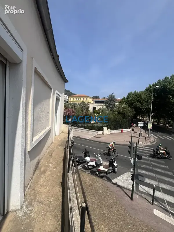 Appartement T2 de 54 m2 en dernier étage avec balcon au centre ville de Hyères - photo 8