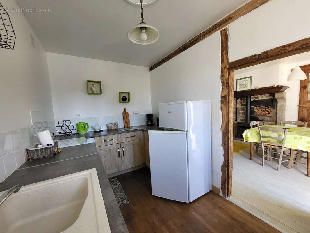 Maison à SAINT-PRIEST-LA-PLAINE