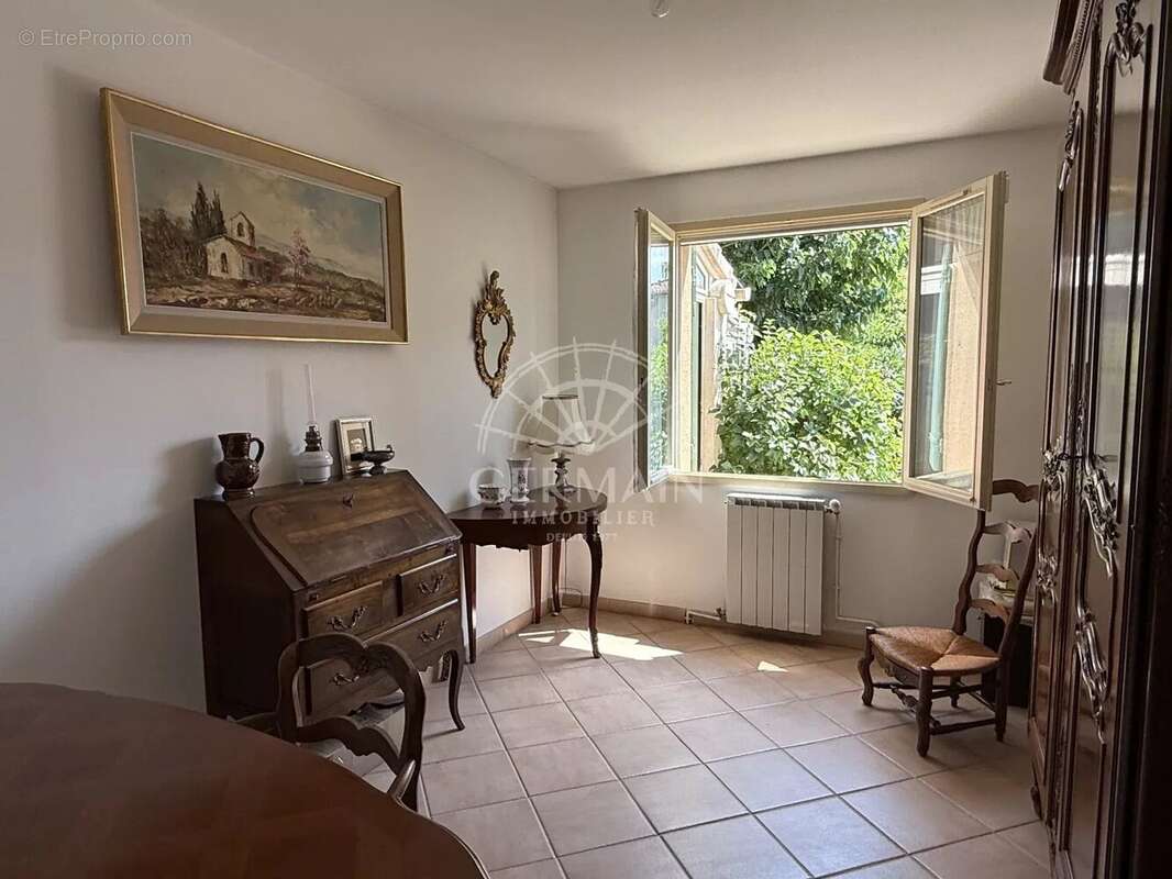 Maison à L'ISLE-SUR-LA-SORGUE