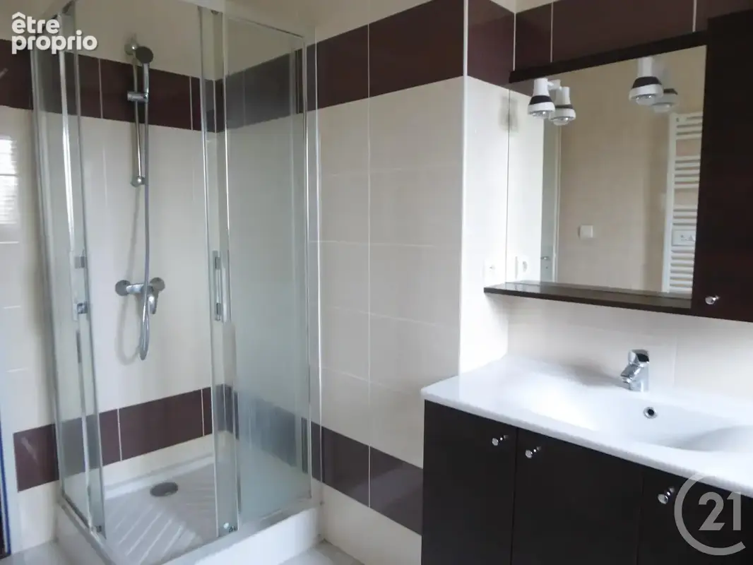 Maison 4 pièces 92 m² à vendre à Saint-Sernin-Du-Bois (71200) - photo 8