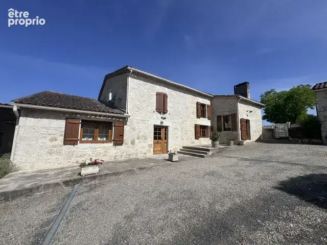 Maison pierre 240 m2 + 3 ha avec dependances + piscine - photo 3