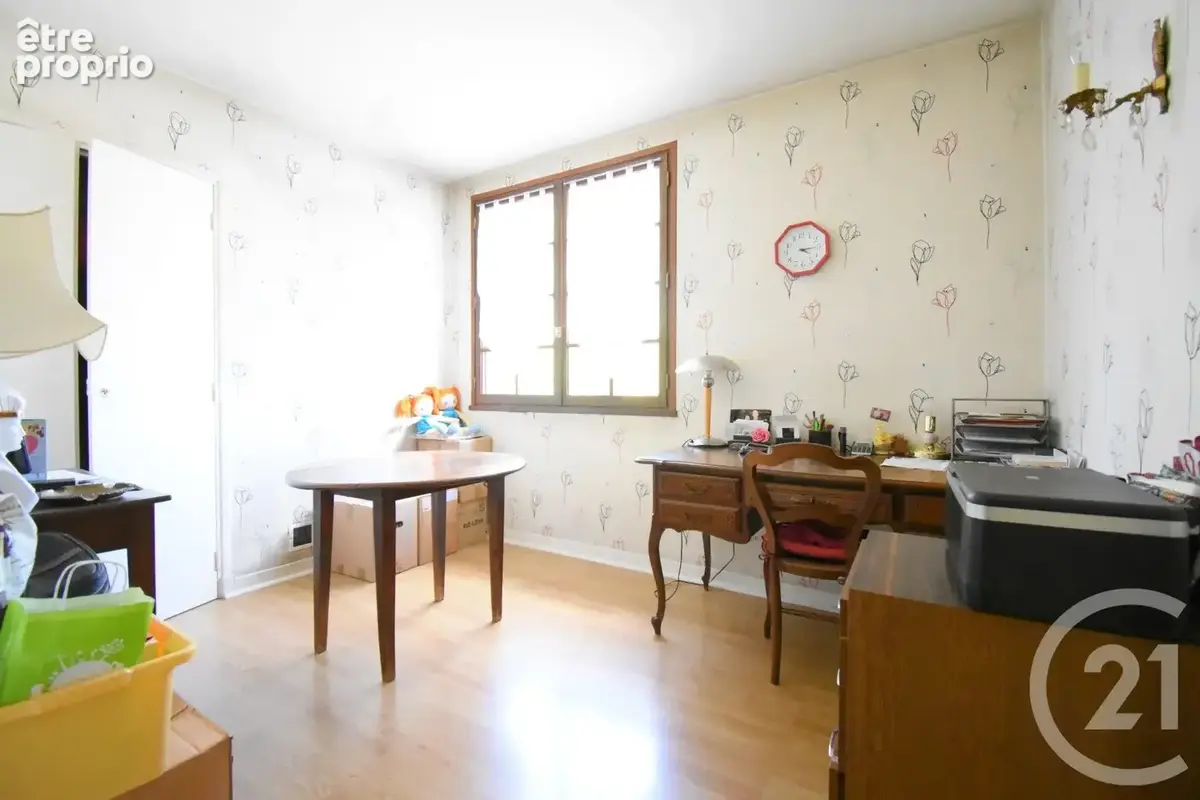 Maison 110 m² à Creuzier-Le-Vieux  - photo 5