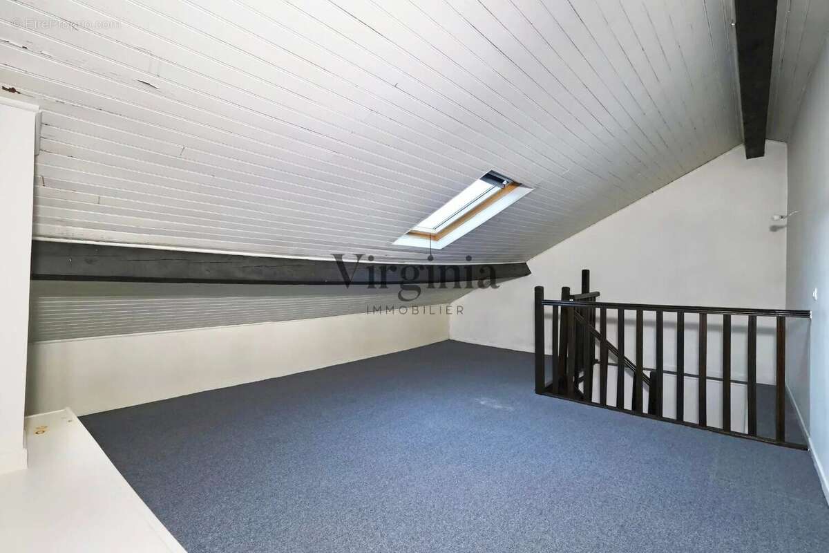 Appartement à CHARENTON-LE-PONT