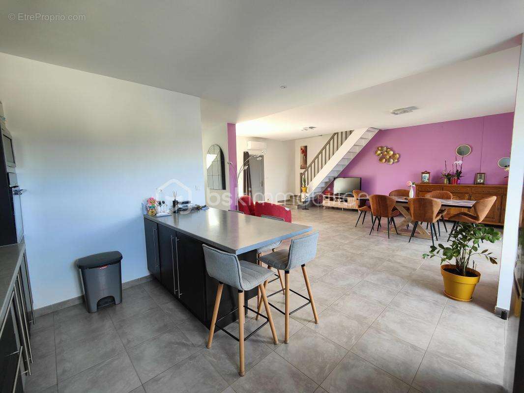 Montredon des corbières – villa r+1 - 120m² habitable - 3 chambres – dressing – climatisation réversible -  garage – piscine en  - photo 3