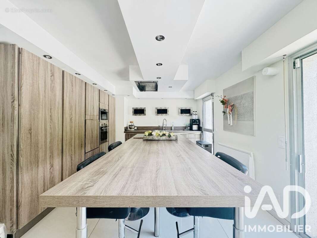 Maison 165 m² à Montfort-L'amaury  - photo 9