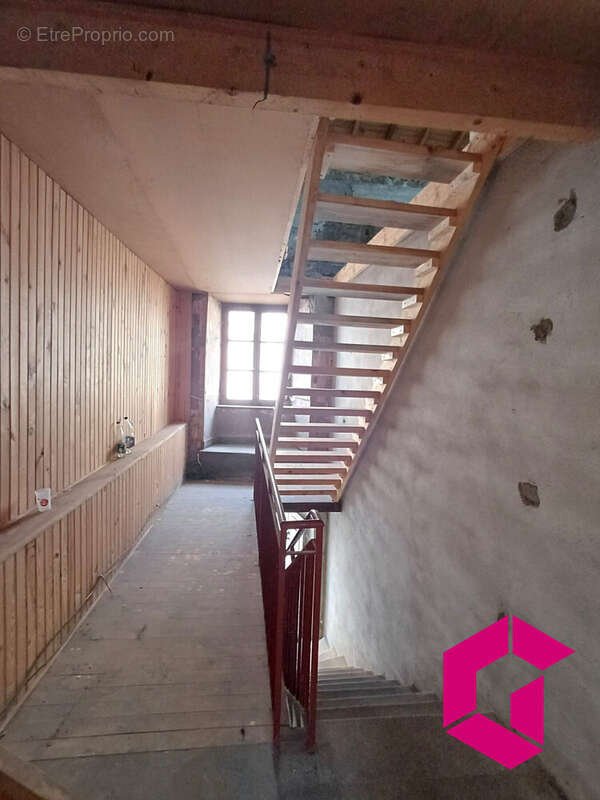 Maison à CRAPONNE-SUR-ARZON