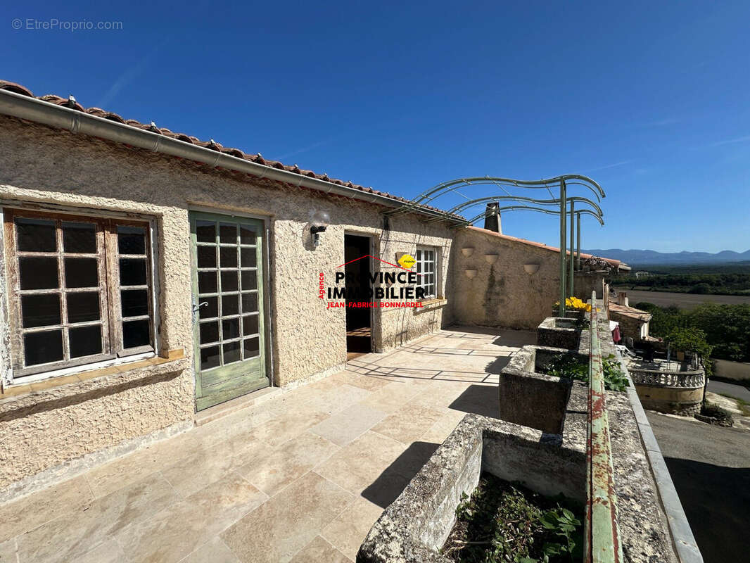 Maison 158 m² à Reauville  - photo 2