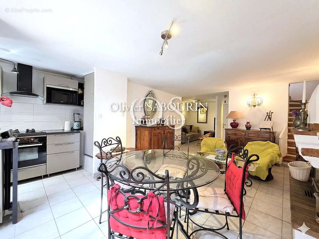 Maison à ROQUEBRUNE-SUR-ARGENS