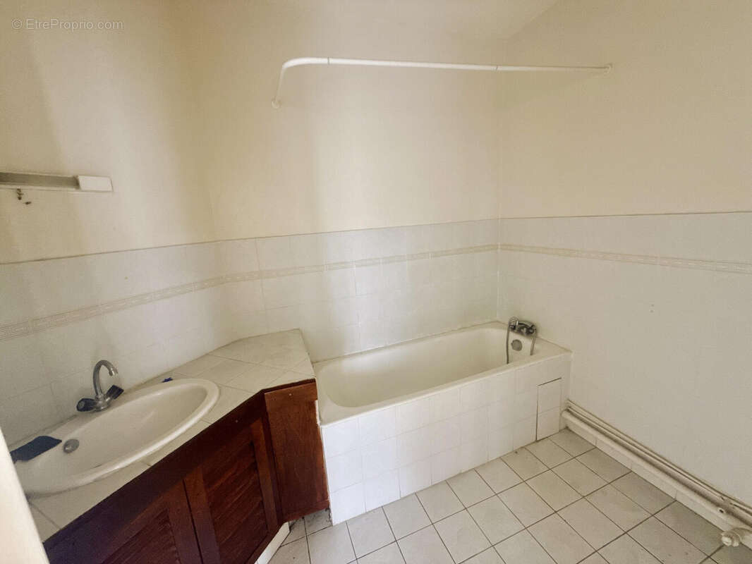 Appartement 44 m² à Saint-Paul  - photo 4