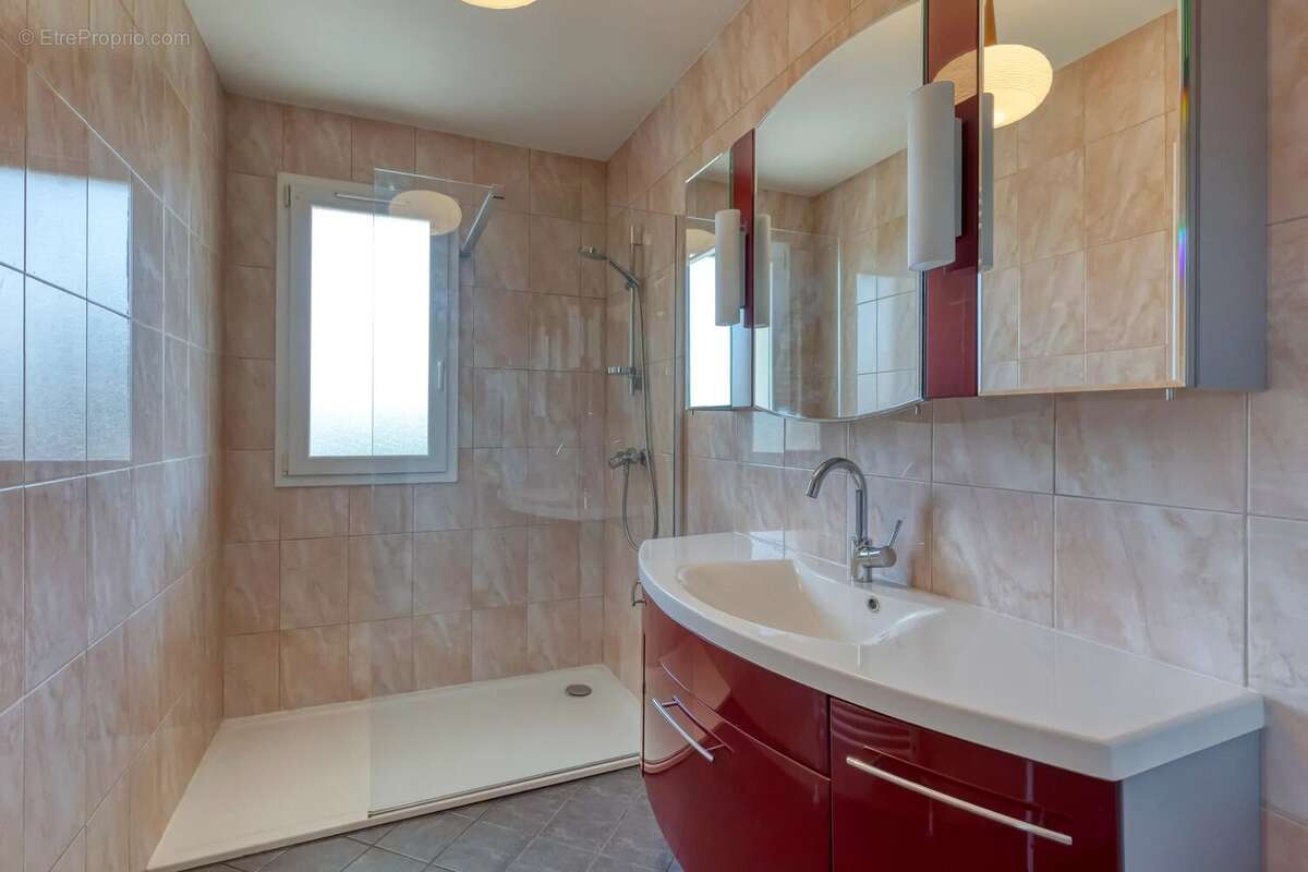 Appartement à FONTAINE