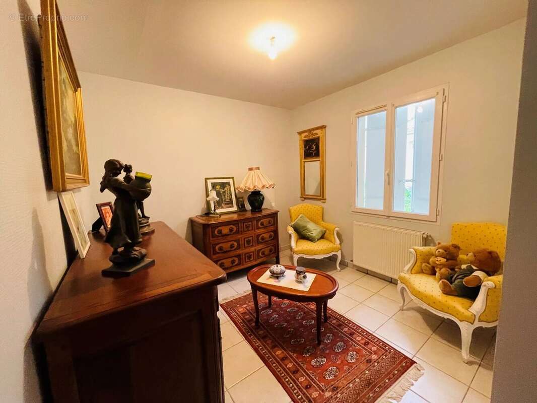 Maison à BARBEZIEUX-SAINT-HILAIRE