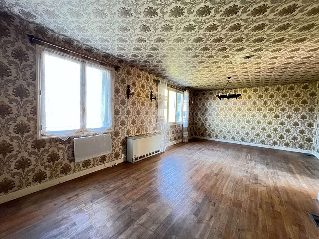 Maison à CERCY-LA-TOUR