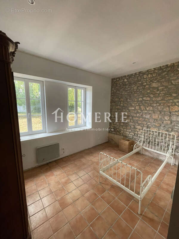 Charmante longere en pierres renovee - photo 15