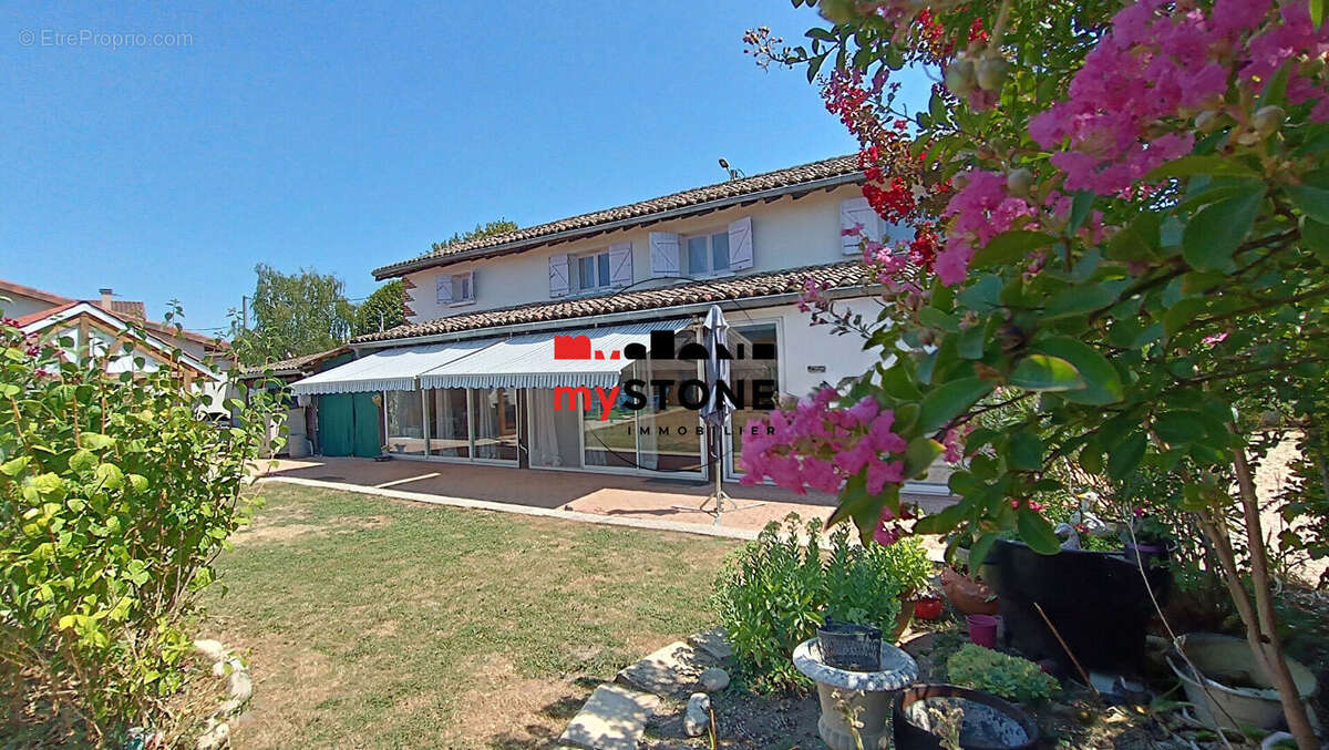Bâgé le Châtel, ancienne ferme rénovée, 123 M² sur 683 m² - photo 18