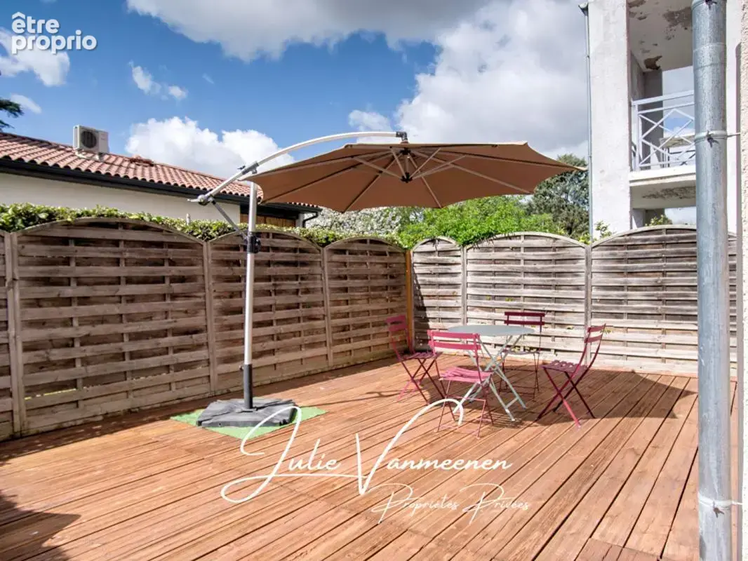 T1 de 30m2 avec terrasse de 55m2 + parking - Meublé, rénové, climatisé - LARDENNE - photo 6