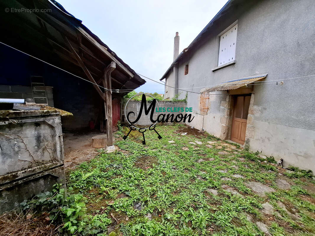 Maison à rénover 2 chambres petit terrain + grange - photo 17