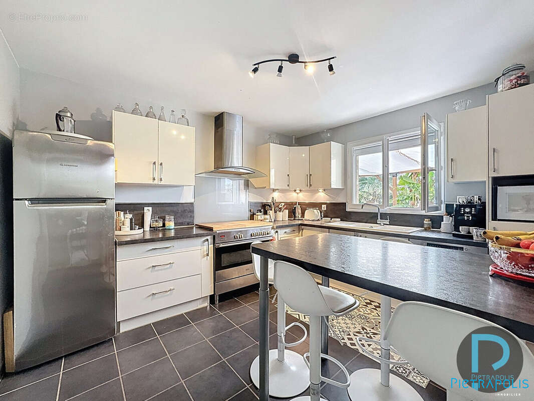 Maison à SAINT-CYR-SUR-MENTHON