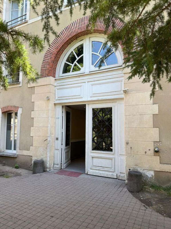 Appartement à AUVERS-SAINT-GEORGES
