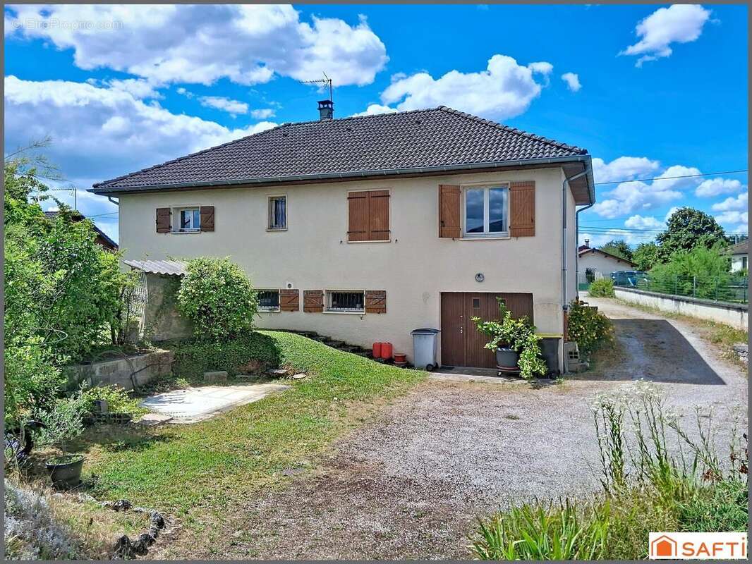 Maison 100 m² à Saint-Victor-De-Morestel  - photo 2