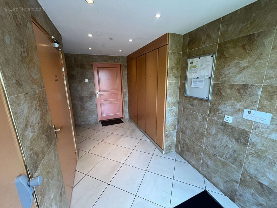 Rare à la vente 5 pièces 160 m² au calme traversant 2 balcons - photo 16