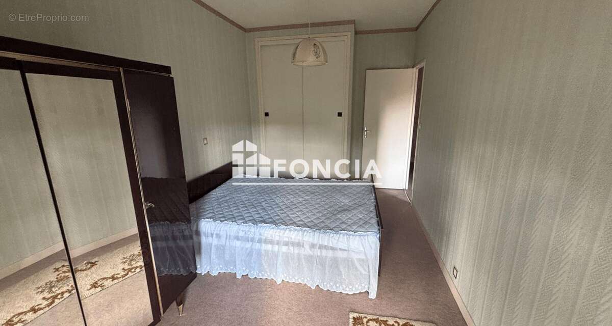 Maison à LA CHAPELLE-SAINT-MESMIN