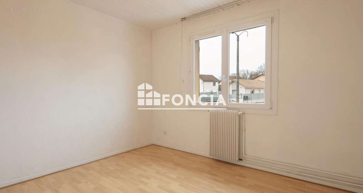 Maison à MONTFERRAT