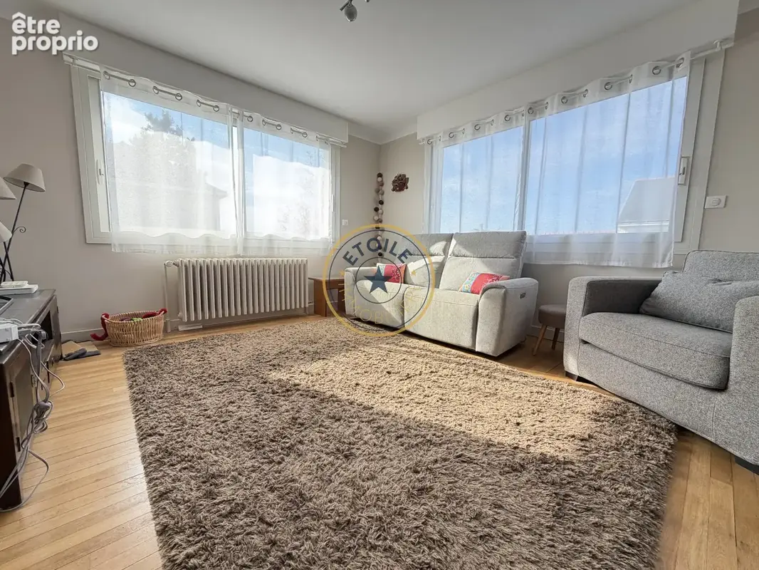 Maison rénovée de 178m2, 5 chambres à Avrillé, Bois du Roy - photo 2