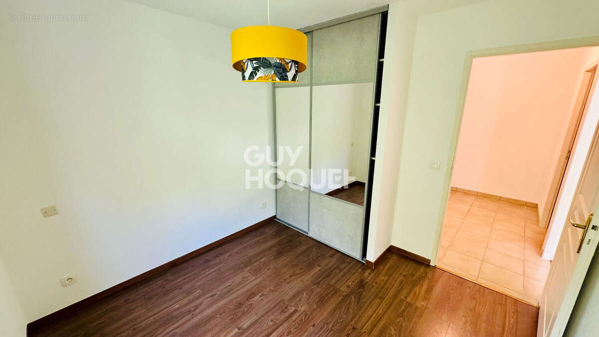 Appartement à CRUSEILLES