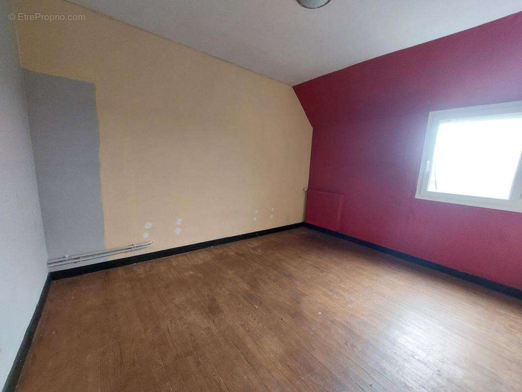 Maison à BELLE-ISLE-EN-TERRE