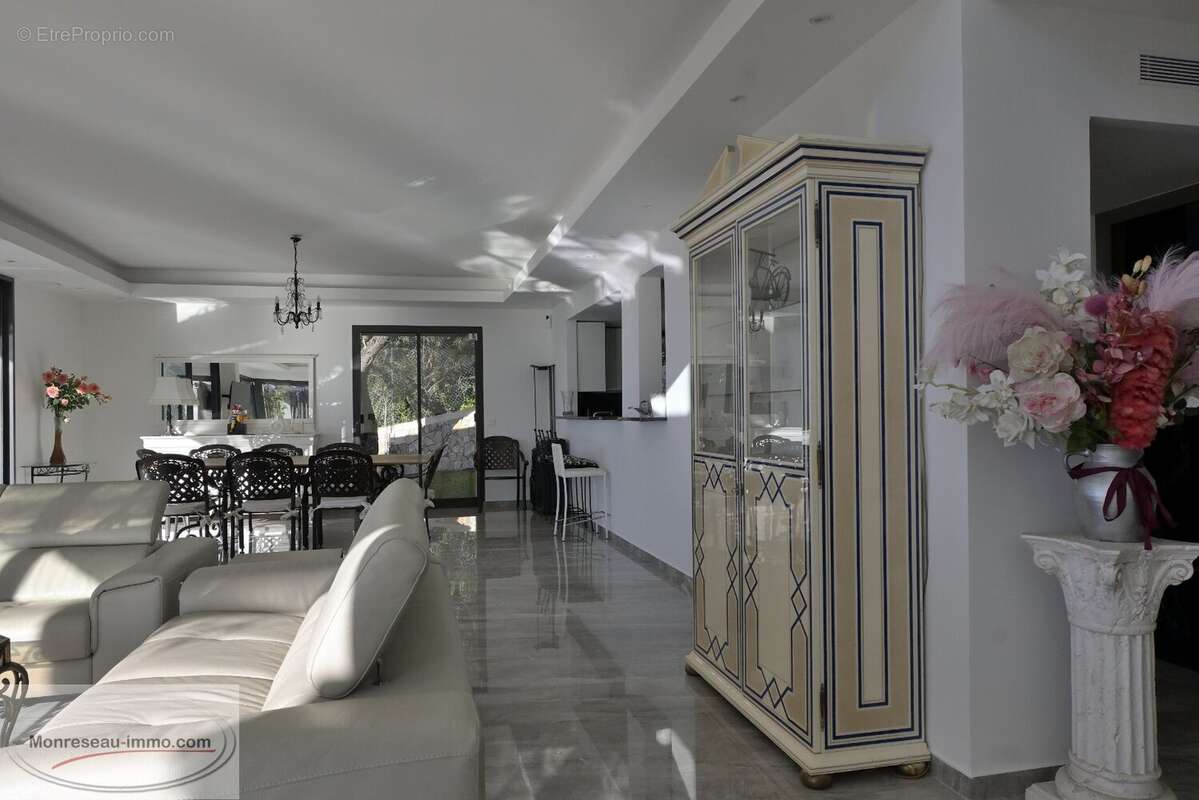 Maison à MOUGINS