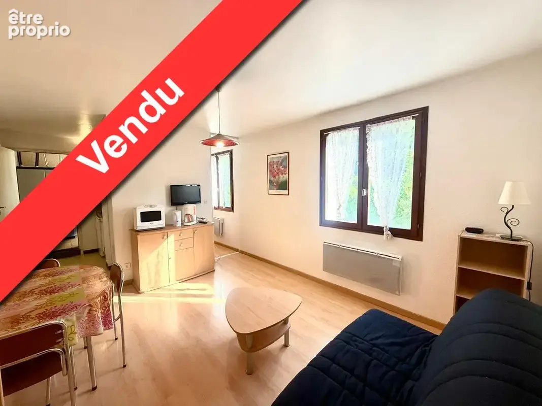   - Appartement à AX-LES-THERMES