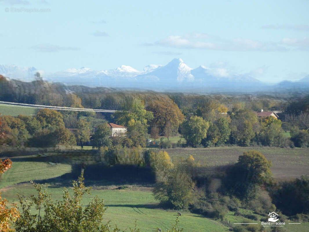 Maison à MONSTEROUX-MILIEU