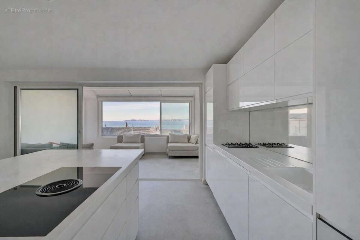 Photo 3 - Appartement à MARSEILLE-8E