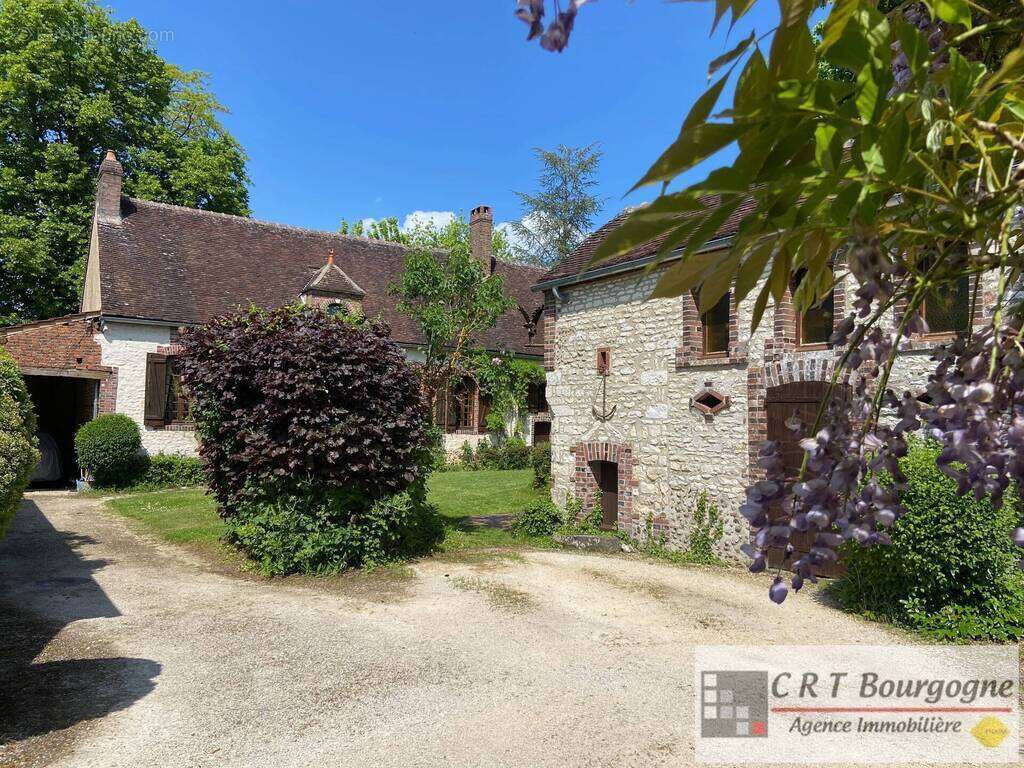 Maison à SAINT-MAURICE-LE-VIEIL