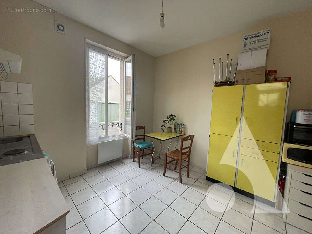 Appartement type f2 centre-ville crepy en valois - photo 3
